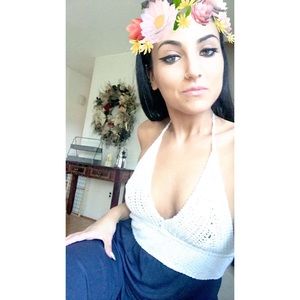 Meet your Posher, Cassandra